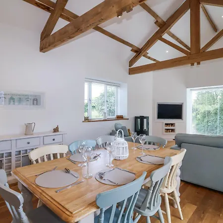 Old Orchard Barn Holiday home Saltash